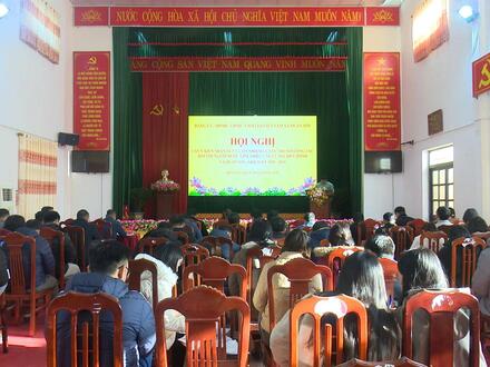 Kinh tế - Chính trị