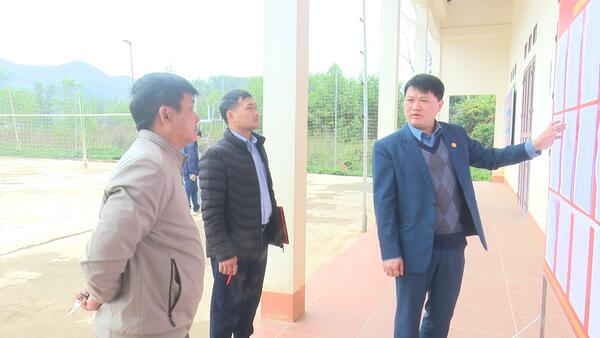 ĐOÀN KIỂM TRA SỐ 1 CỦA XÃ QUAN SƠN KIỂM TRA CÔNG TÁC BẦU CỬ TẠI CÁC THÔN