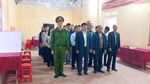 Cử tri xã Quan Sơn nô nức tham gia Ngày hội toàn dân đi bầu cử