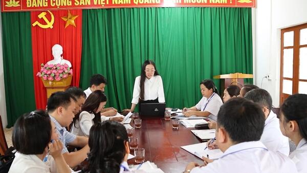 BAN VĂN HÓA - XÃ HỘI HĐND XÃ QUAN SƠN GIÁM SÁT CHUYÊN ĐỀ VỀ CÔNG TÁC KHÁM, CHỮA BỆNH VÀ CẤP PHÁT THUỐC BẢO HIỂM Y TẾ TẠI TRẠM Y TẾ XÃ