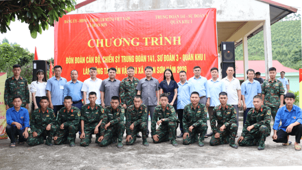XÃ QUAN SƠN ĐÓN ĐOÀN CÁN BỘ, CHIẾN SĨ TRUNG ĐOÀN 141 VỀ THỰC HIỆN CÔNG TÁC DÂN VẬN NĂM 2026